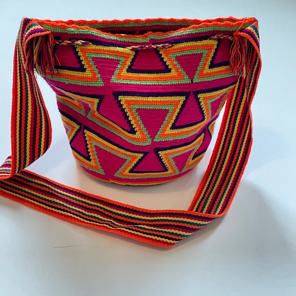 Wayuu Mochila Handwoven Crossbody Bag – Multicolor – NWOT - Picture 3 of 4